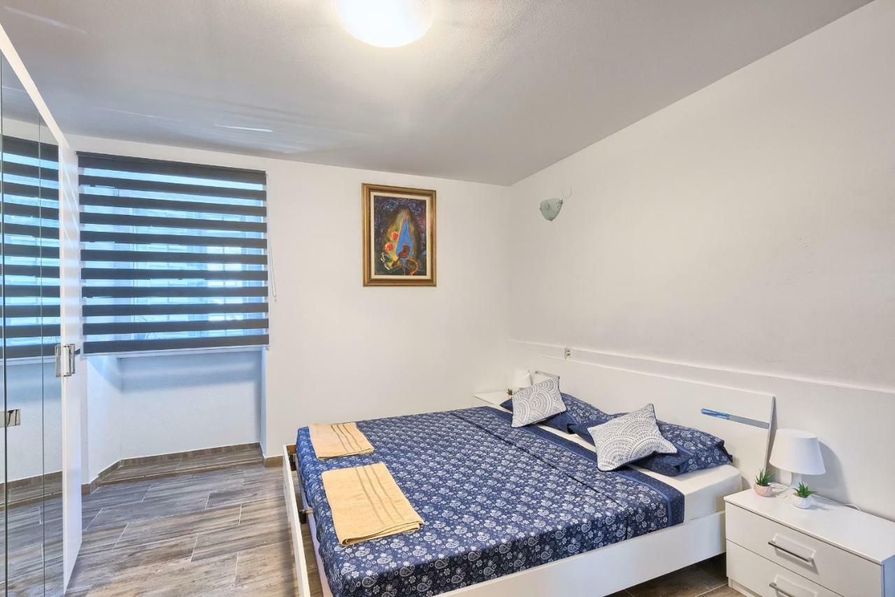 Old Town Apartments In City Center พูลา ภายนอก รูปภาพ